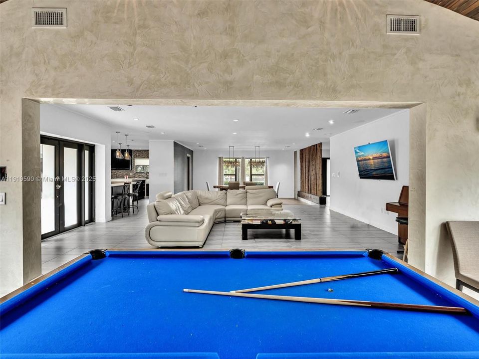 待售: $2,250,000 (5 贝兹, 4 浴室, 4073 平方英尺)