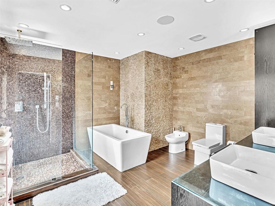 待售: $2,250,000 (5 贝兹, 4 浴室, 4073 平方英尺)