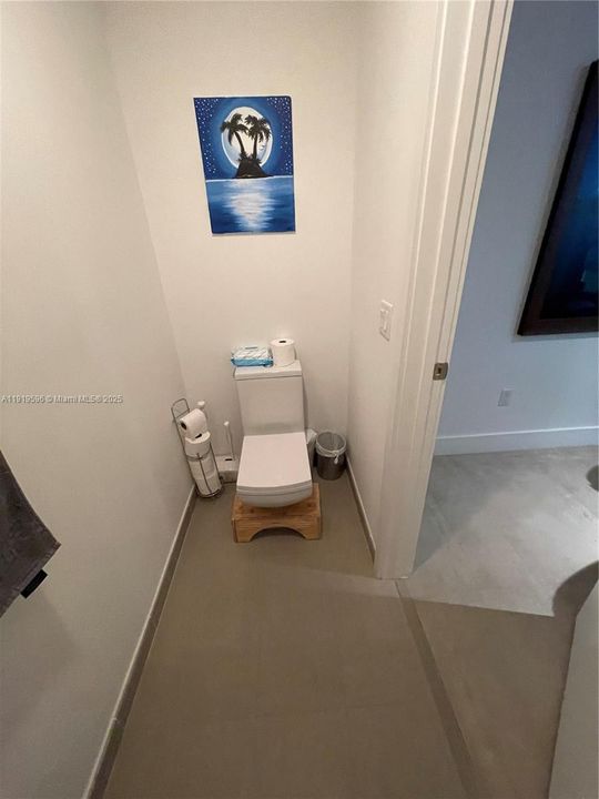 Recently Rented: $4,000 (1 beds, 1 baths, 905 Square Feet)