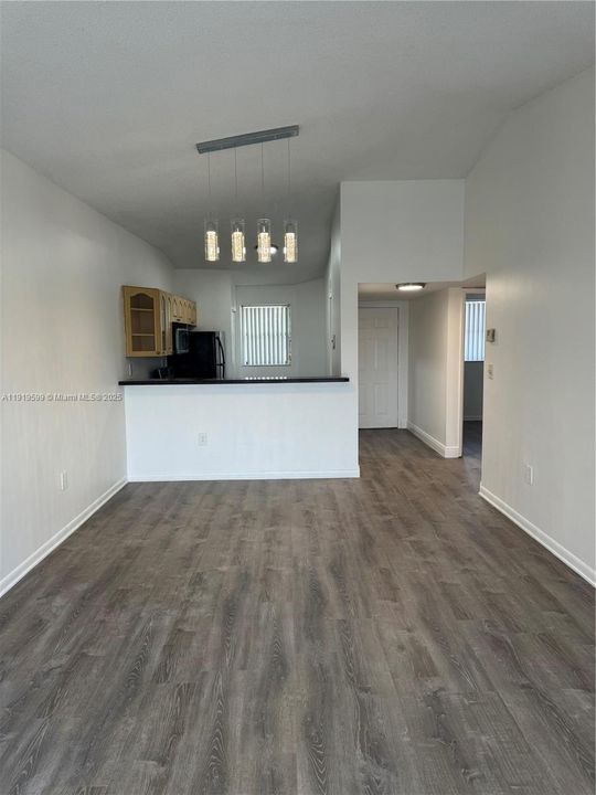 For Rent: $1,995 (2 beds, 2 baths, 986 Square Feet)