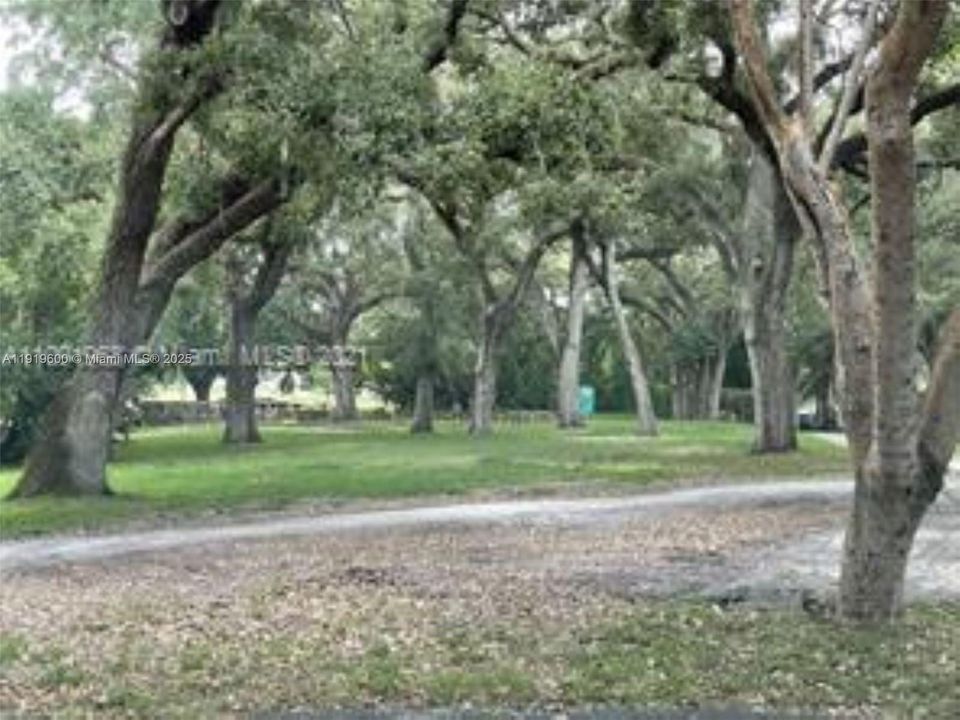 For Sale: $222,000 (2 beds, 2 baths, 940 Square Feet)