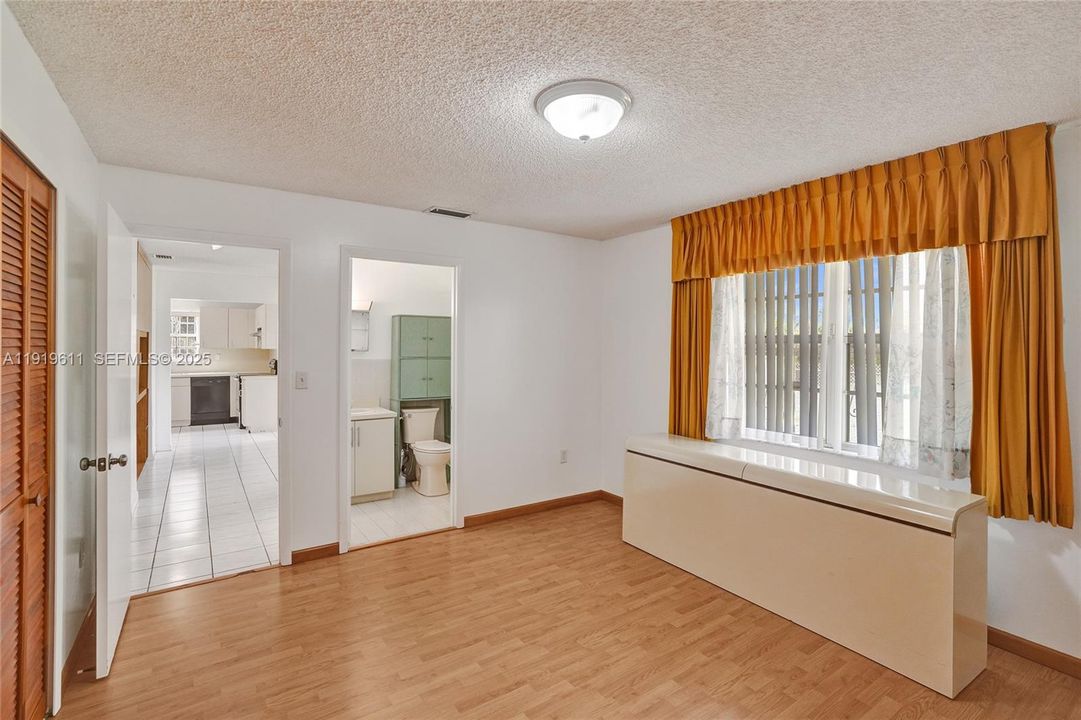 待售: $1,150,000 (3 贝兹, 2 浴室, 1410 平方英尺)