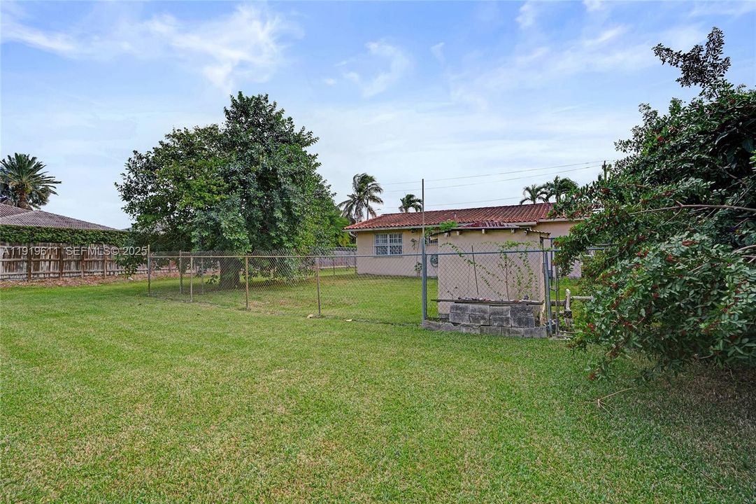 待售: $1,150,000 (3 贝兹, 2 浴室, 1410 平方英尺)