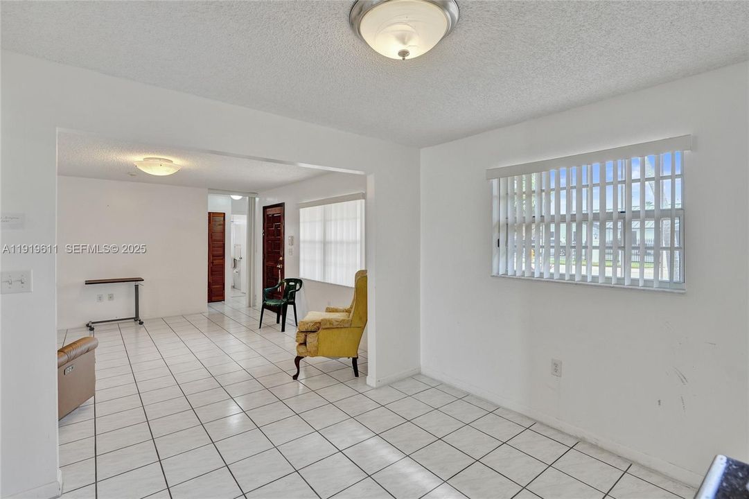 待售: $1,150,000 (3 贝兹, 2 浴室, 1410 平方英尺)