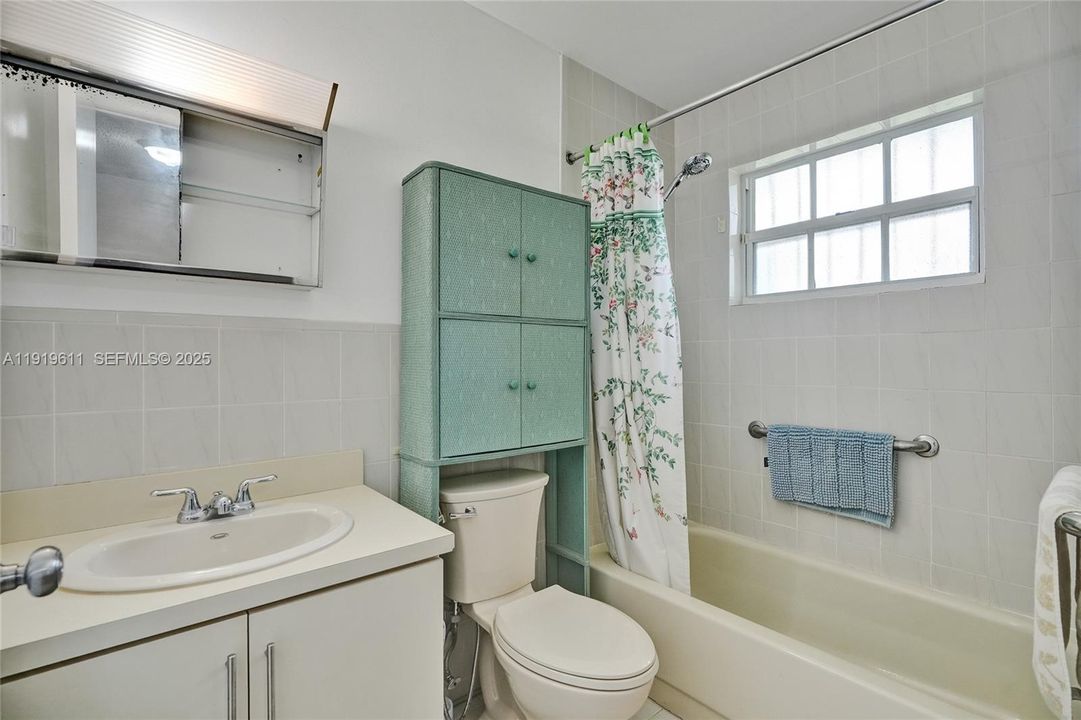 待售: $1,150,000 (3 贝兹, 2 浴室, 1410 平方英尺)