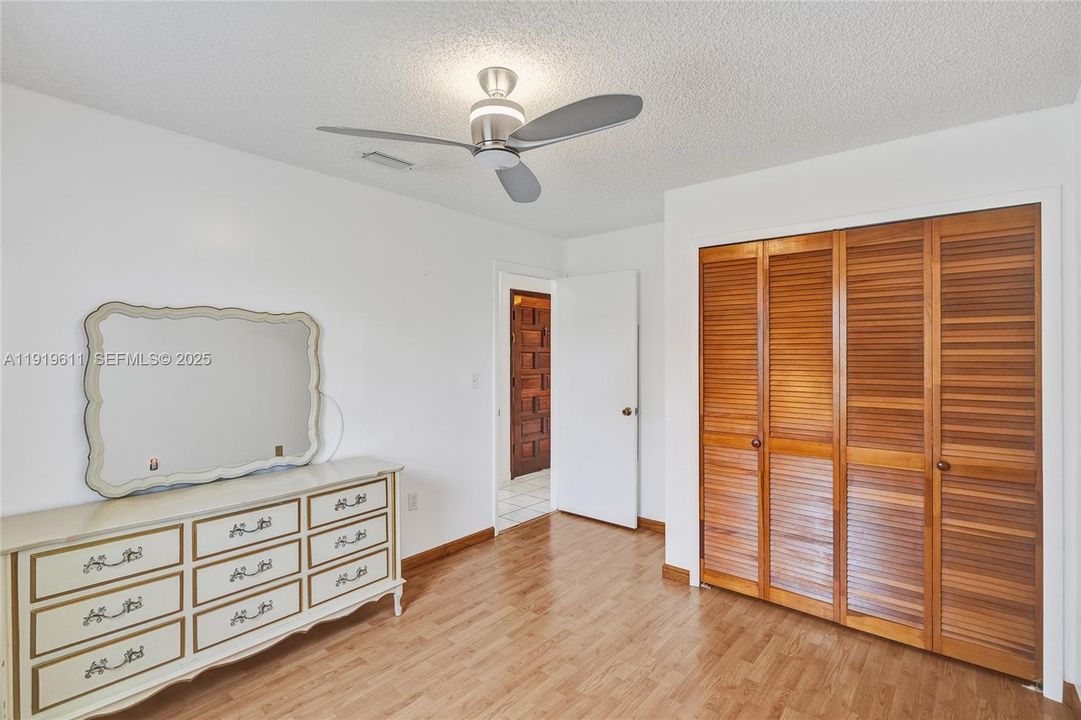 待售: $1,150,000 (3 贝兹, 2 浴室, 1410 平方英尺)