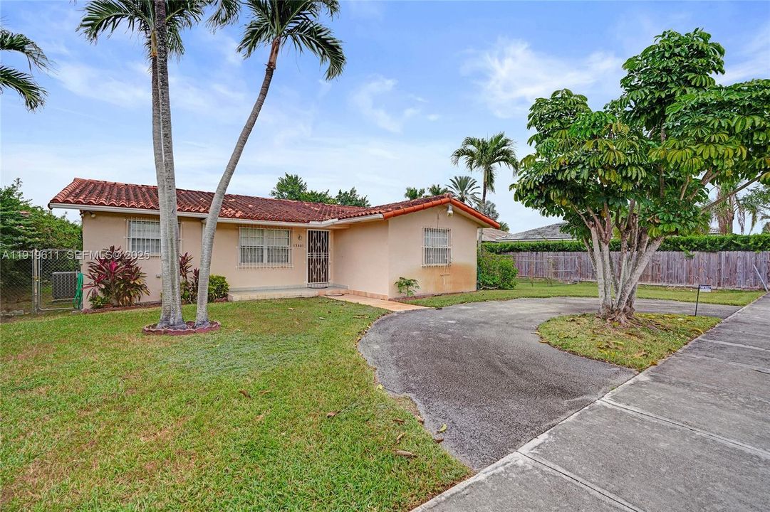 待售: $1,150,000 (3 贝兹, 2 浴室, 1410 平方英尺)