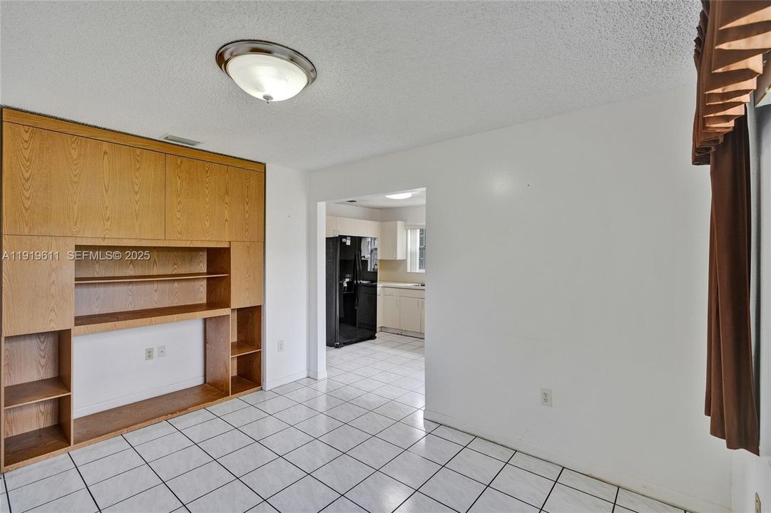 待售: $1,150,000 (3 贝兹, 2 浴室, 1410 平方英尺)