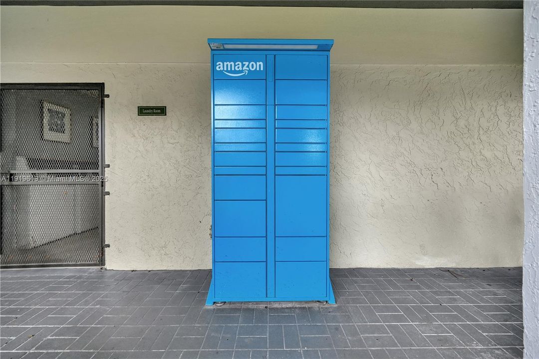 For Rent: $1,725 (1 beds, 1 baths, 986 Square Feet)