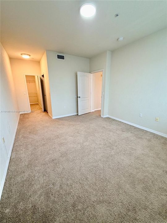 待售: $330,000 (2 贝兹, 2 浴室, 1403 平方英尺)