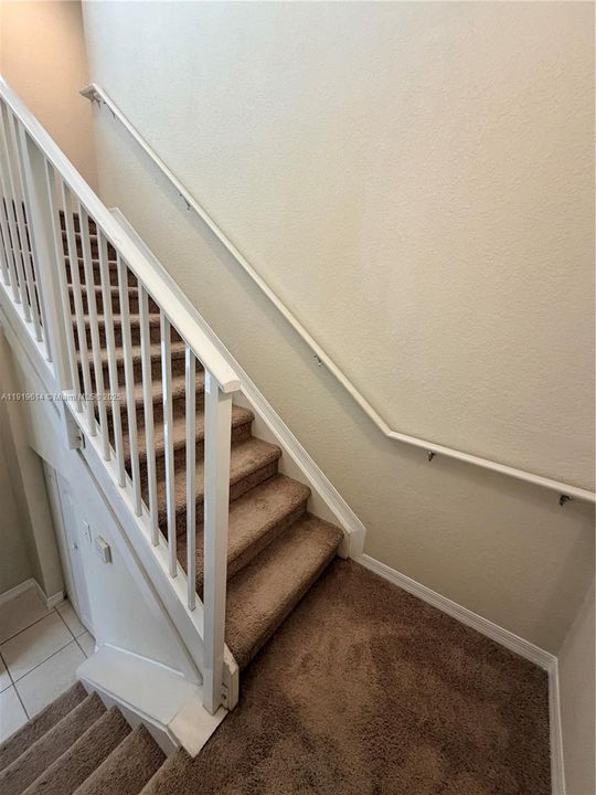 待售: $330,000 (2 贝兹, 2 浴室, 1403 平方英尺)