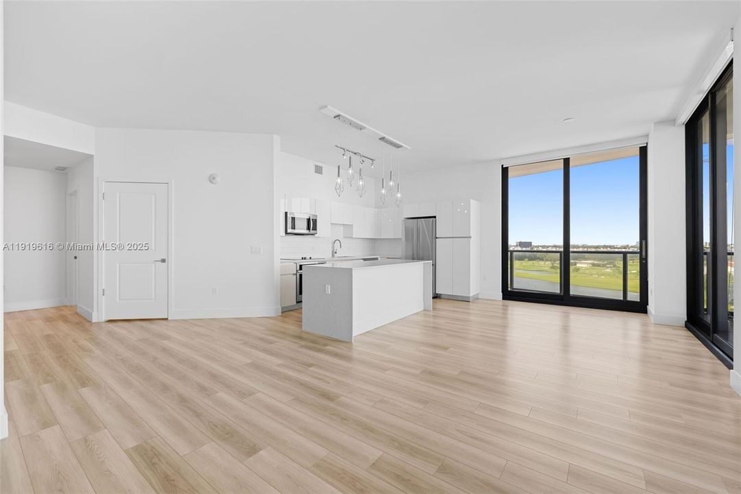 For Sale: $1,330,000 (2 beds, 2 baths, 1483 Square Feet)