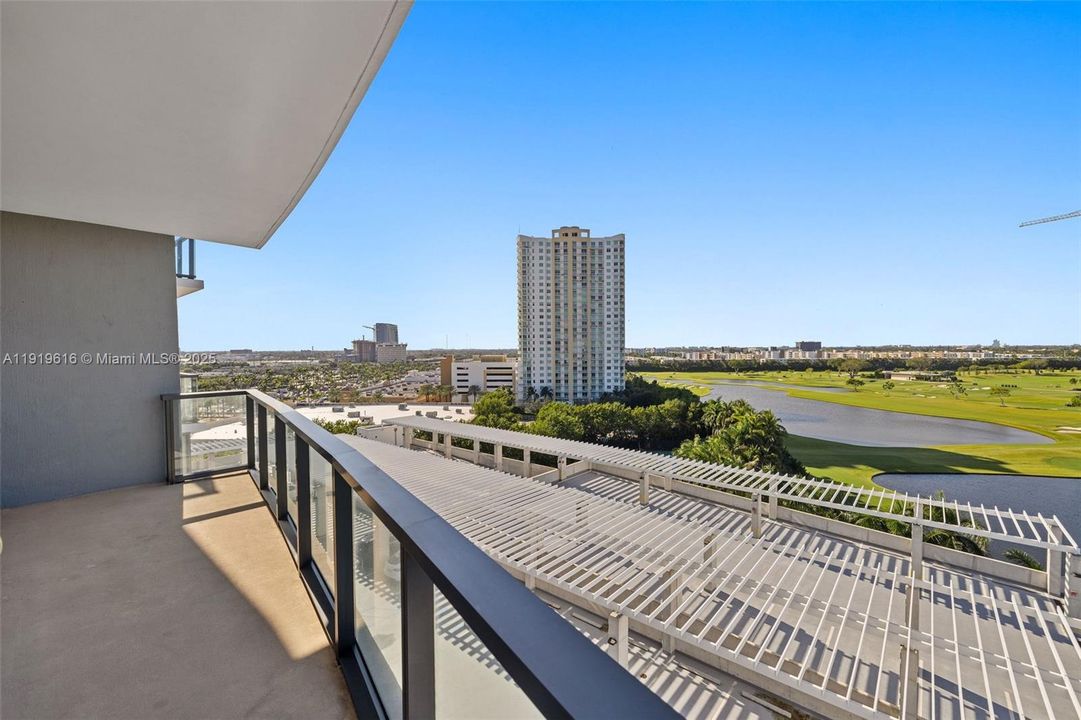 For Sale: $1,330,000 (2 beds, 2 baths, 1483 Square Feet)