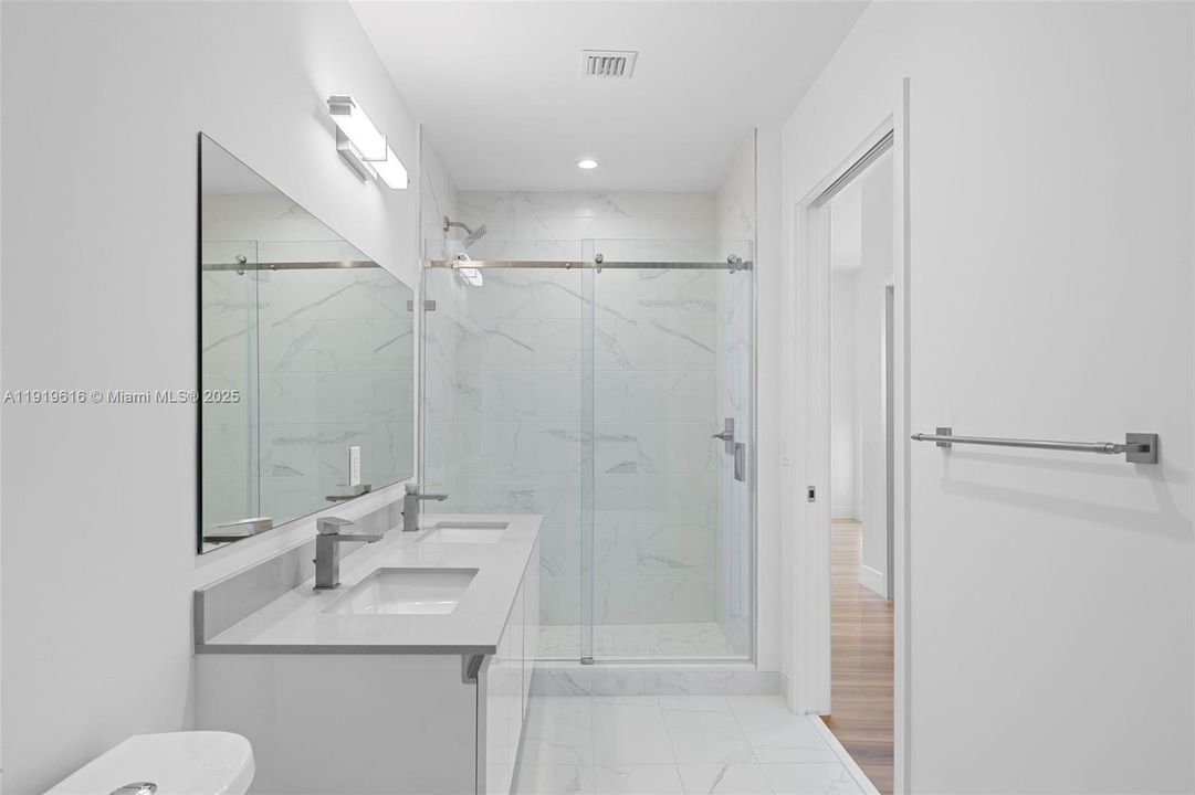 For Sale: $1,330,000 (2 beds, 2 baths, 1483 Square Feet)