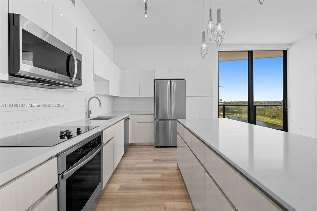 For Sale: $1,330,000 (2 beds, 2 baths, 1483 Square Feet)