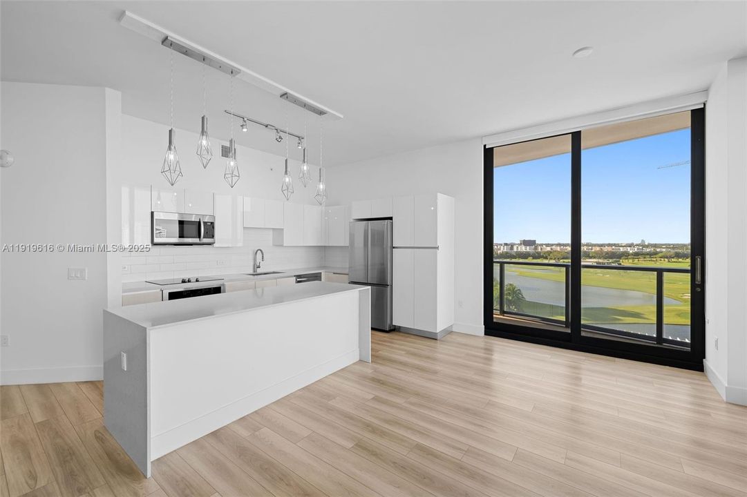 For Sale: $1,330,000 (2 beds, 2 baths, 1483 Square Feet)