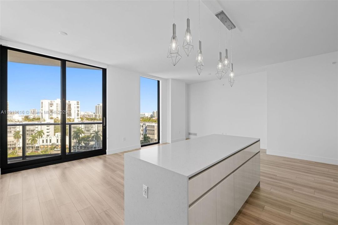 For Sale: $1,330,000 (2 beds, 2 baths, 1483 Square Feet)