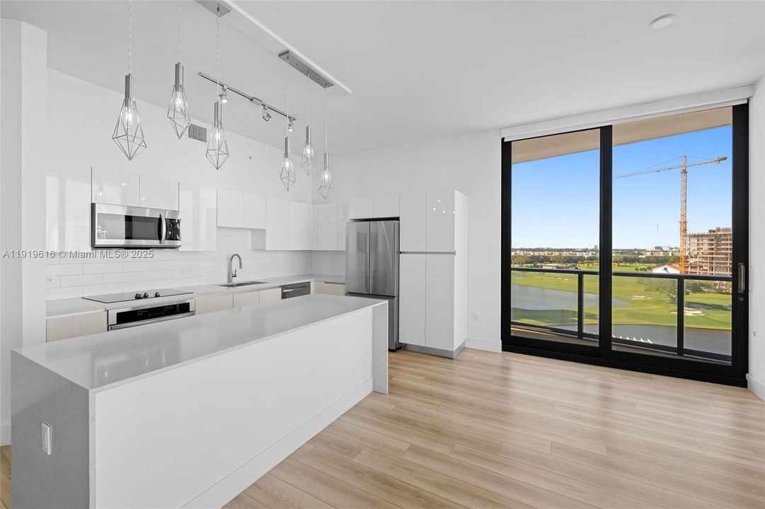 For Sale: $1,330,000 (2 beds, 2 baths, 1483 Square Feet)