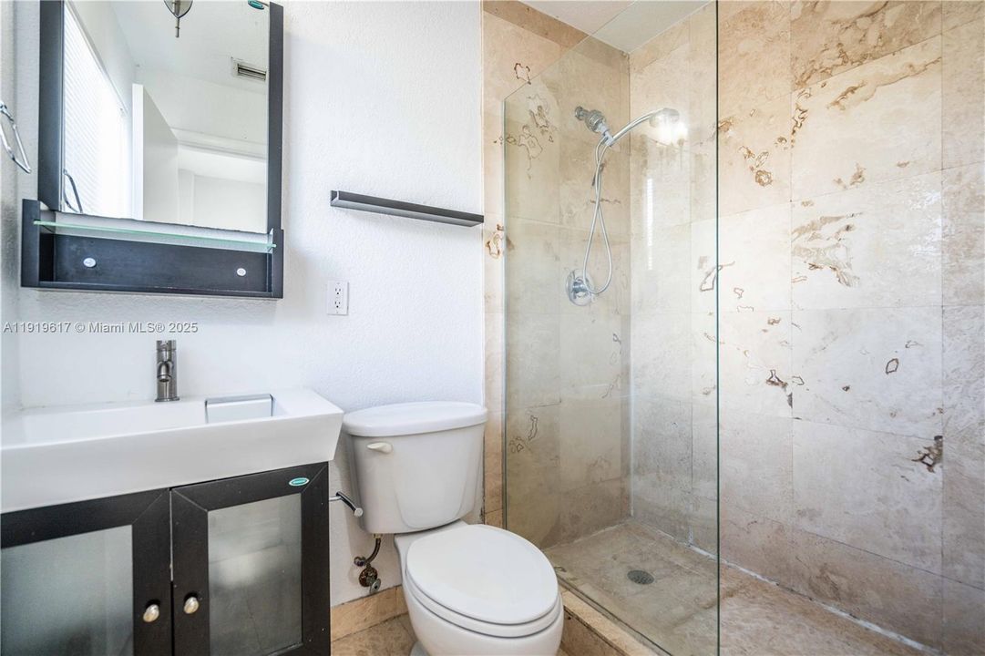 En Renta: $3,200 (2 camas, 2 baños, 1000 Pies cuadrados)