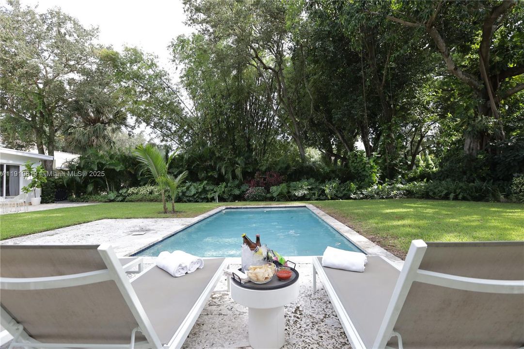 В аренду: $8,500 (3 спален, 2 ванн, 1761 Квадратных фут)