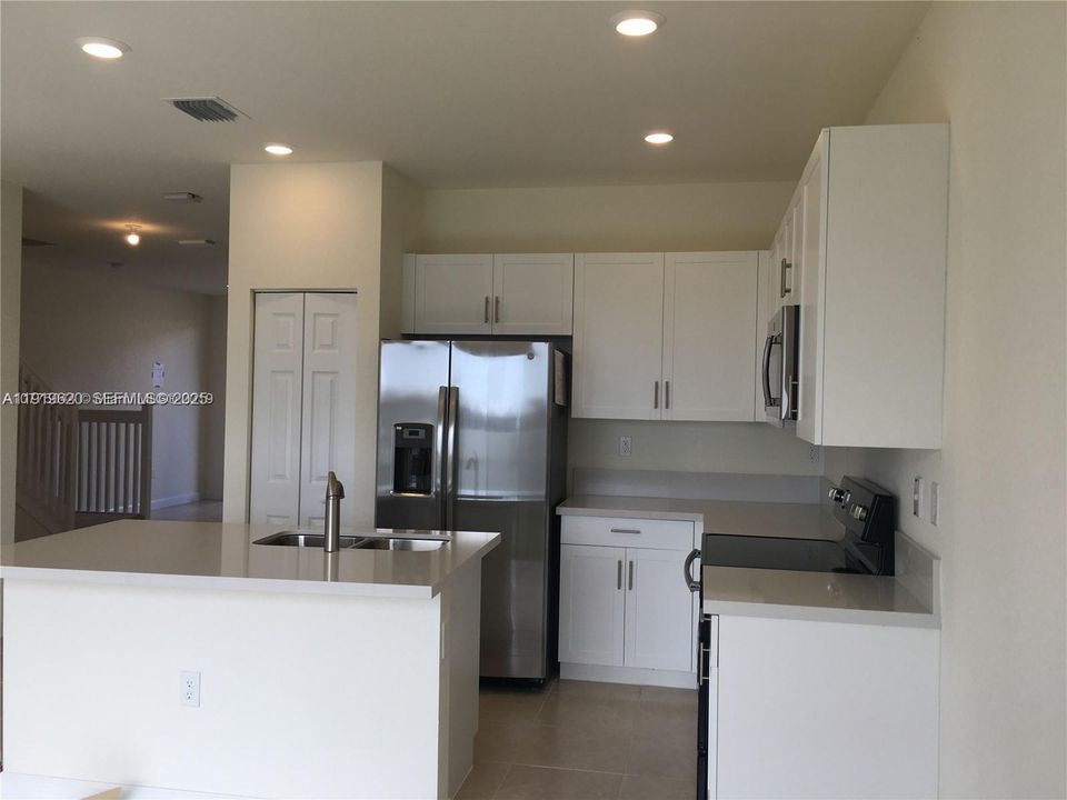 For Sale: $584,000 (3 beds, 3 baths, 1848 Square Feet)