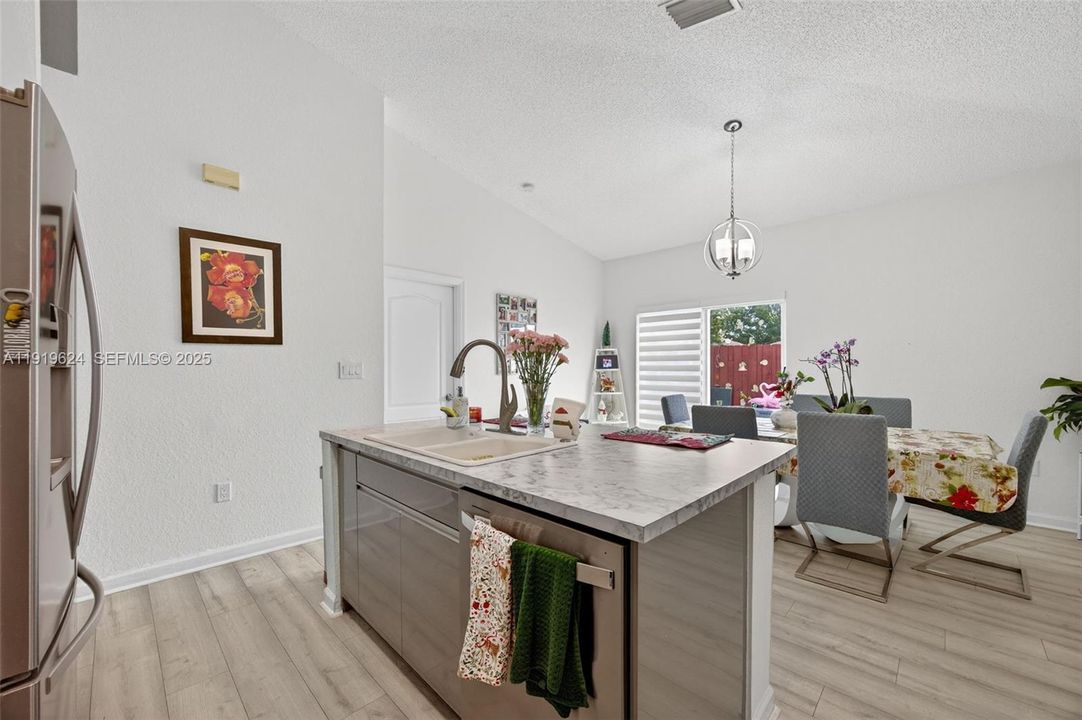 En Renta: $2,950 (4 camas, 2 baños, 0 Pies cuadrados)