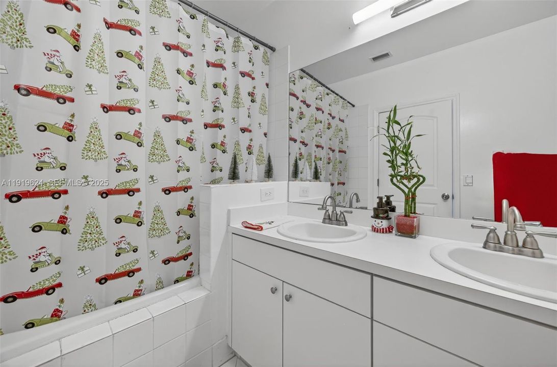 En Renta: $2,950 (4 camas, 2 baños, 0 Pies cuadrados)