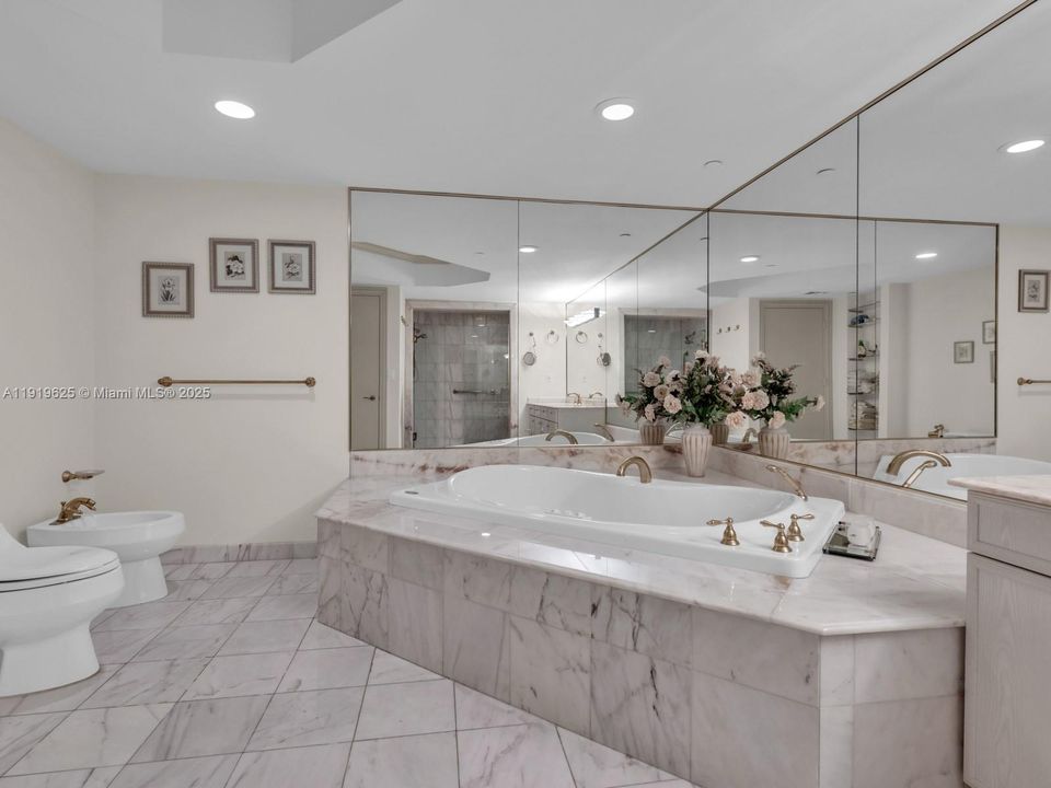 待售: $3,850,000 (4 贝兹, 4 浴室, 3480 平方英尺)