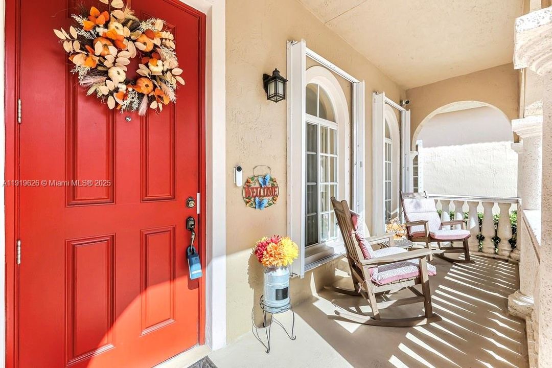 Под контрактом: $535,000 (5 спален, 4 ванн, 3120 Квадратных фут)