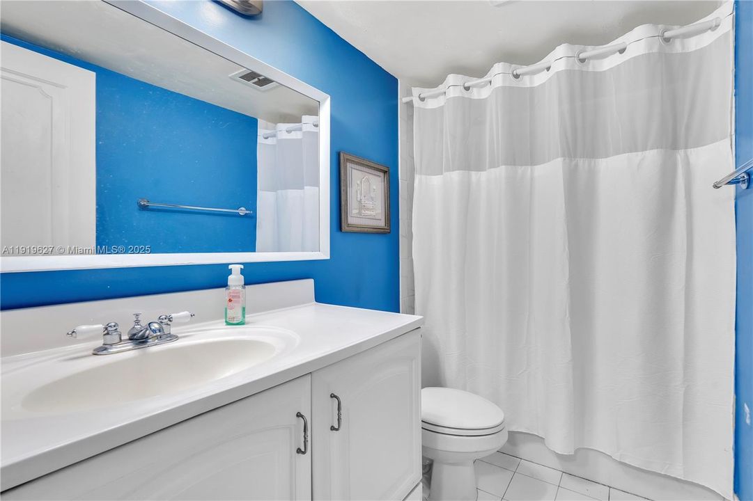 待售: $200,000 (2 贝兹, 2 浴室, 1160 平方英尺)