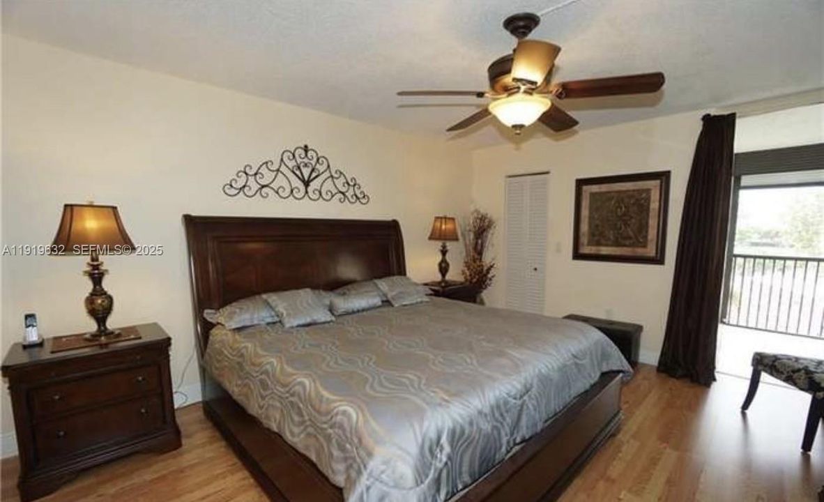 For Sale: $190,000 (2 beds, 2 baths, 1220 Square Feet)