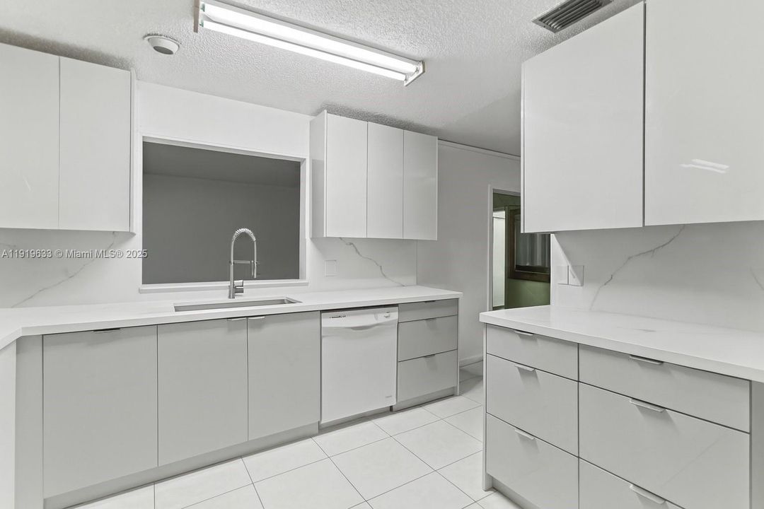 待售: $469,000 (3 贝兹, 2 浴室, 1731 平方英尺)