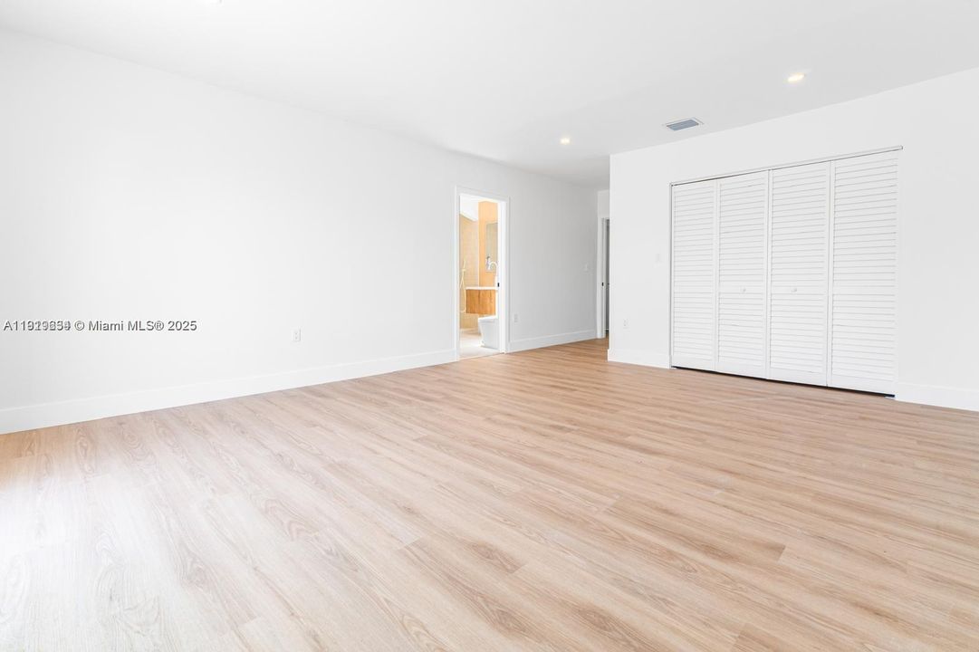 На продажу: $890,000 (3 спален, 2 ванн, 2242 Квадратных фут)