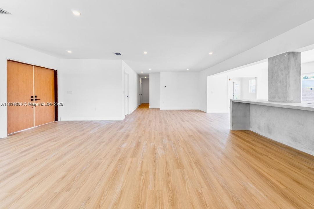 На продажу: $890,000 (3 спален, 2 ванн, 2242 Квадратных фут)