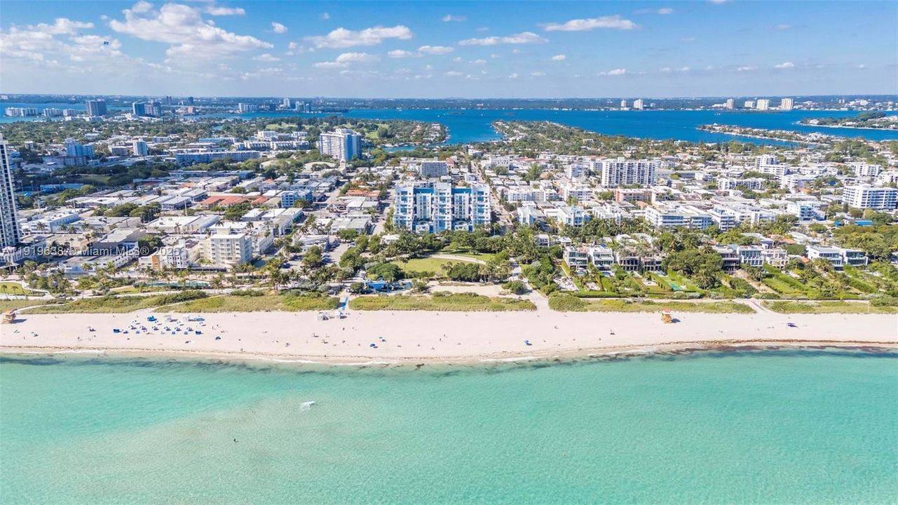 На продажу: $1,299,000 (2 спален, 2 ванн, 1445 Квадратных фут)