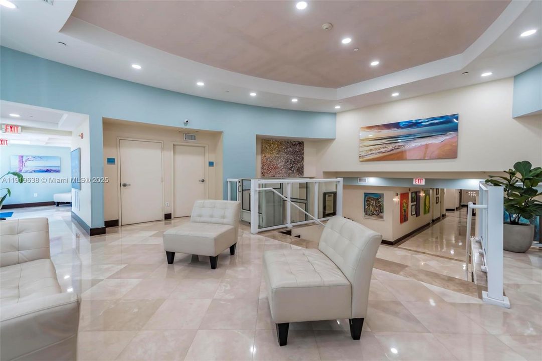 На продажу: $1,299,000 (2 спален, 2 ванн, 1445 Квадратных фут)