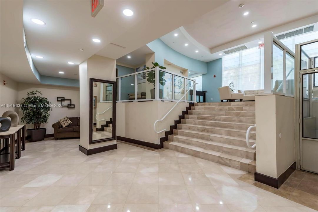 На продажу: $1,299,000 (2 спален, 2 ванн, 1445 Квадратных фут)