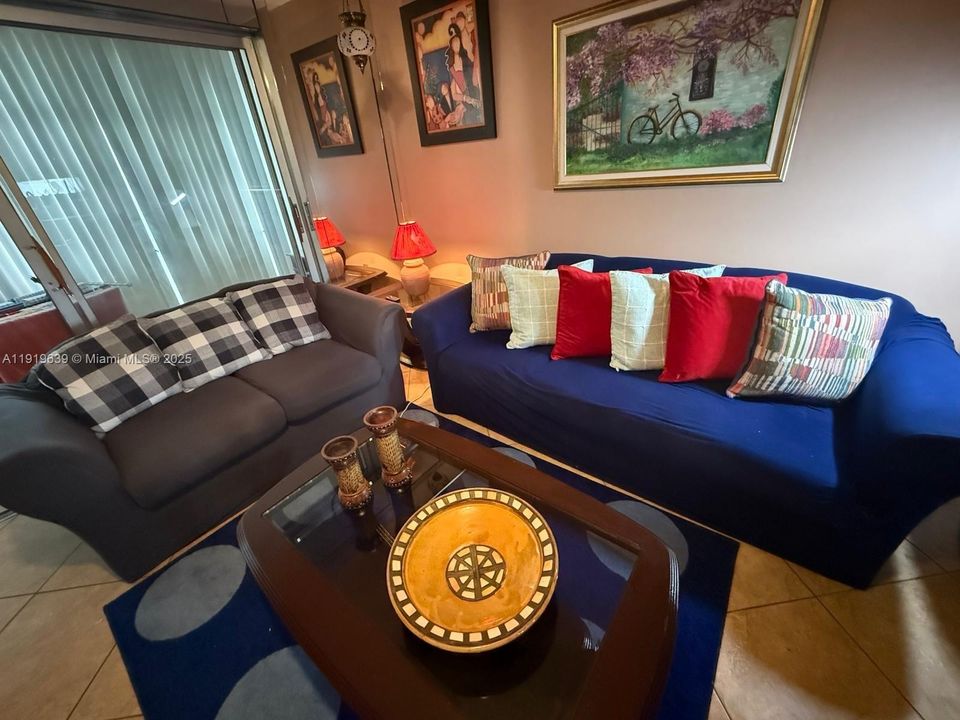 En Renta: $1,950 (2 camas, 2 baños, 850 Pies cuadrados)