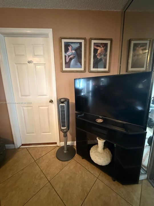 En Renta: $1,950 (2 camas, 2 baños, 850 Pies cuadrados)