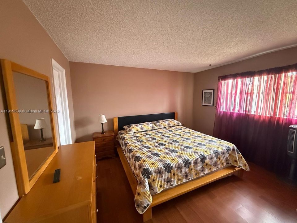 En Renta: $1,950 (2 camas, 2 baños, 850 Pies cuadrados)