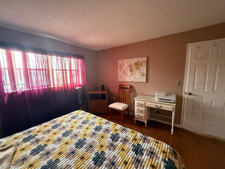 En Renta: $1,950 (2 camas, 2 baños, 850 Pies cuadrados)