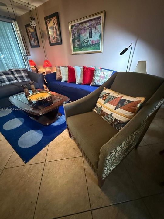 En Renta: $1,950 (2 camas, 2 baños, 850 Pies cuadrados)