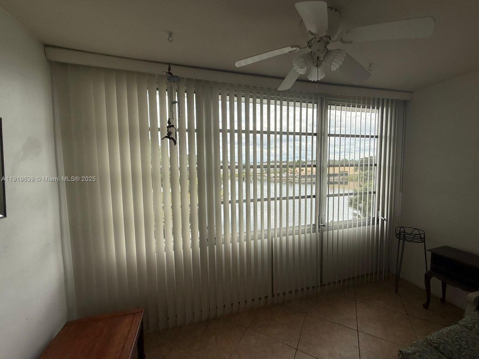 En Renta: $1,950 (2 camas, 2 baños, 850 Pies cuadrados)