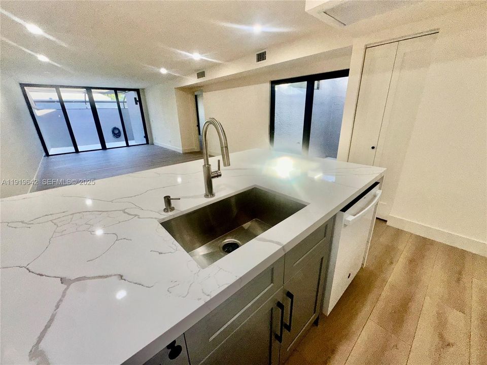 For Rent: $3,400 (3 beds, 2 baths, 1323 Square Feet)