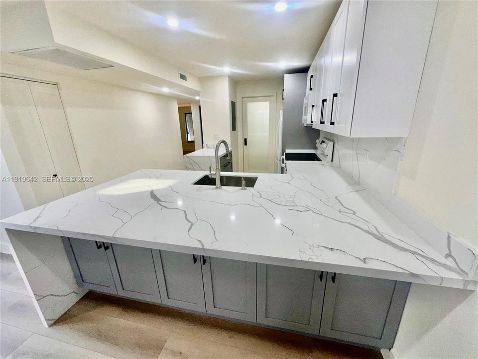 For Rent: $3,400 (3 beds, 2 baths, 1323 Square Feet)