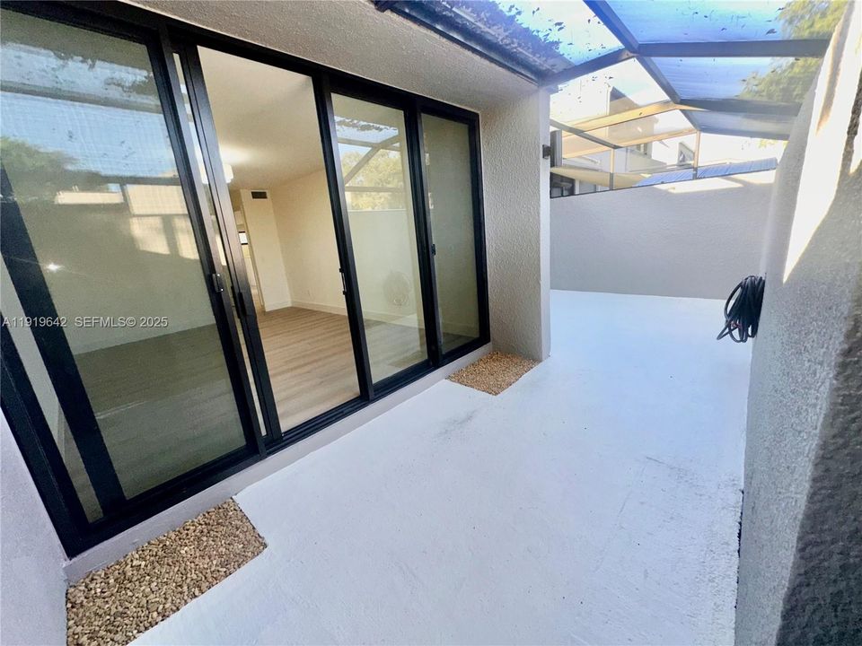 For Rent: $3,400 (3 beds, 2 baths, 1323 Square Feet)