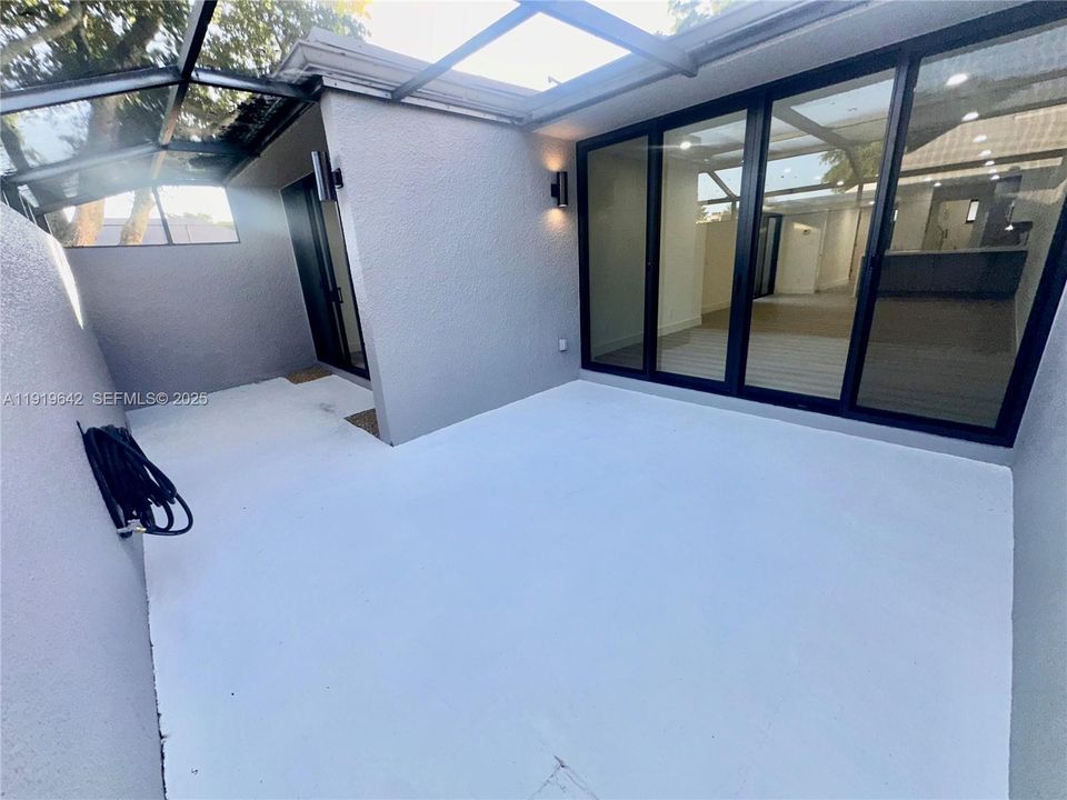 For Rent: $3,400 (3 beds, 2 baths, 1323 Square Feet)