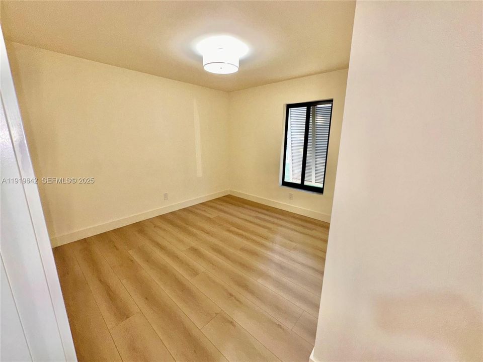 For Rent: $3,400 (3 beds, 2 baths, 1323 Square Feet)