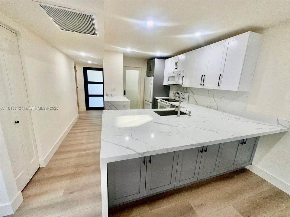 For Rent: $3,400 (3 beds, 2 baths, 1323 Square Feet)