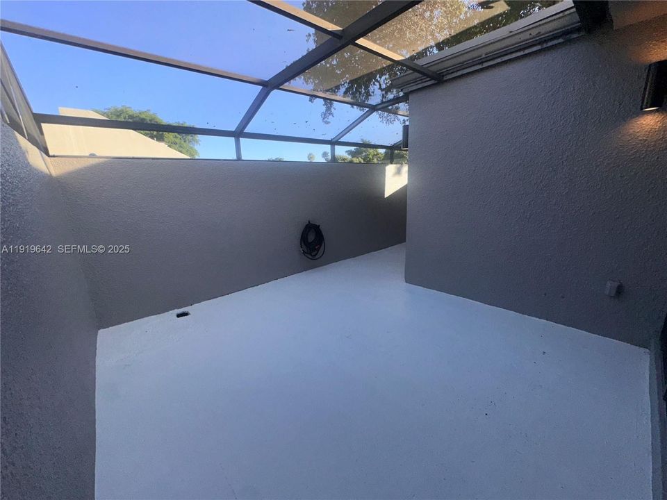 For Rent: $3,400 (3 beds, 2 baths, 1323 Square Feet)